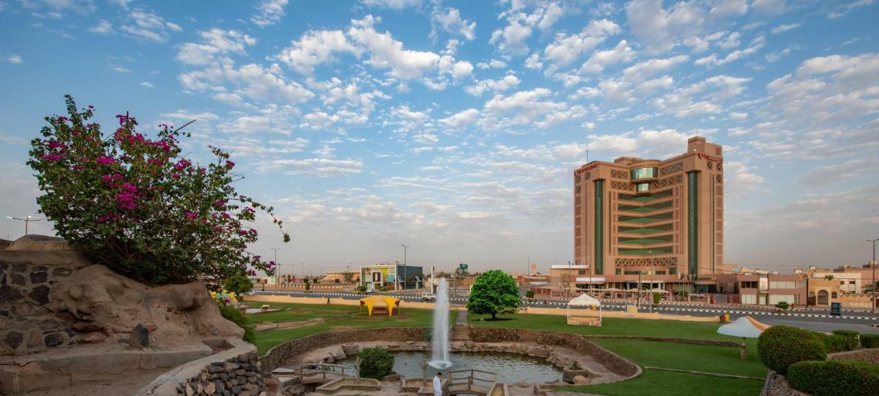 Ramada & By Wyndham Al Qassim Hotel 5*