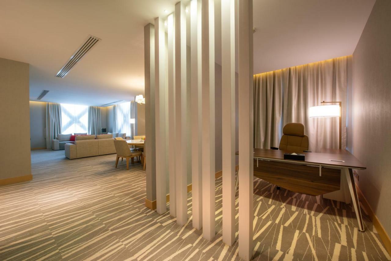 Ramada & By Wyndham Al Qassim Hotel 5*